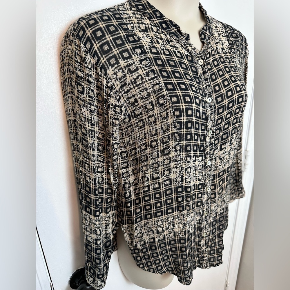 Free People boho flowy long sleeve button down geometric size XS #1591 - Picture 5 of 8